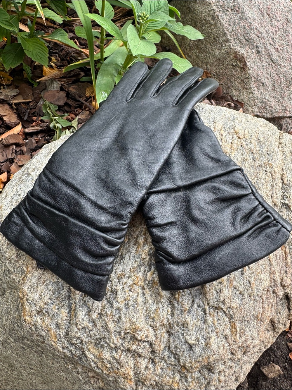 Wilson’s leather black leather gloves small - Picture 4 of 4